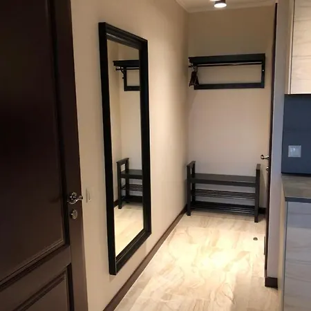 Seatone Apartment *