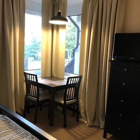 Seatone Apartment *