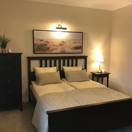 Seatone Apartment *