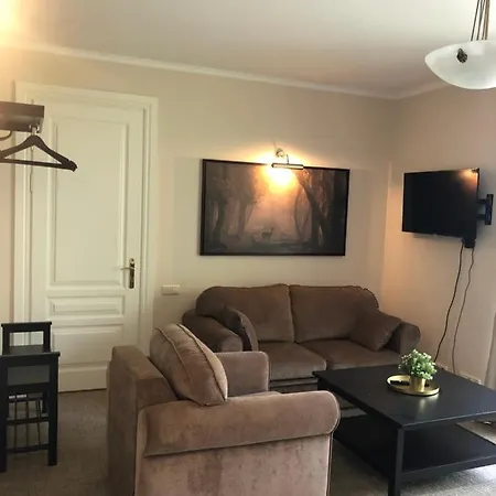 Seatone Apartment *