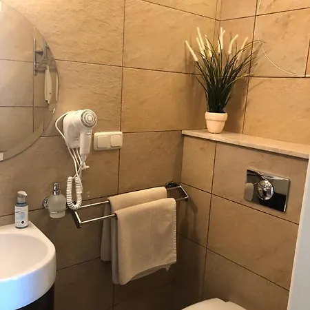 Seatone Apartment *